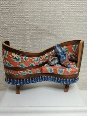 Willow Hall Geneva Blue Orange Floral S-Shaped Sofa Shoes Bag Trinket Box